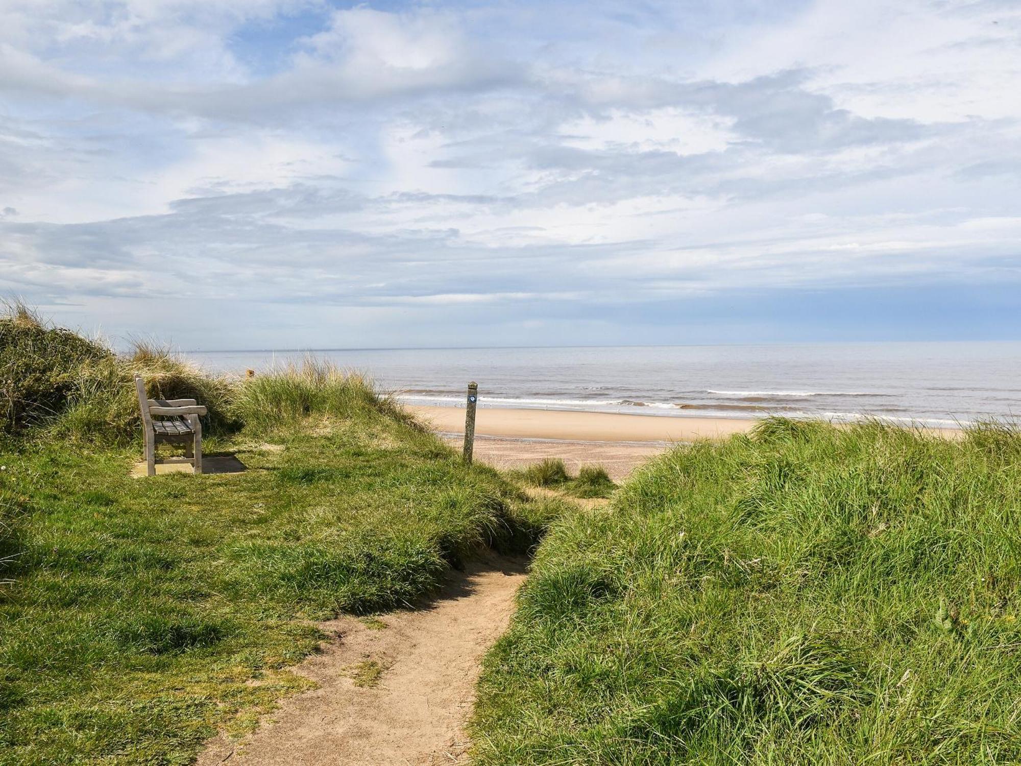 Once Upon A Tide Villa Bacton  Exterior photo
